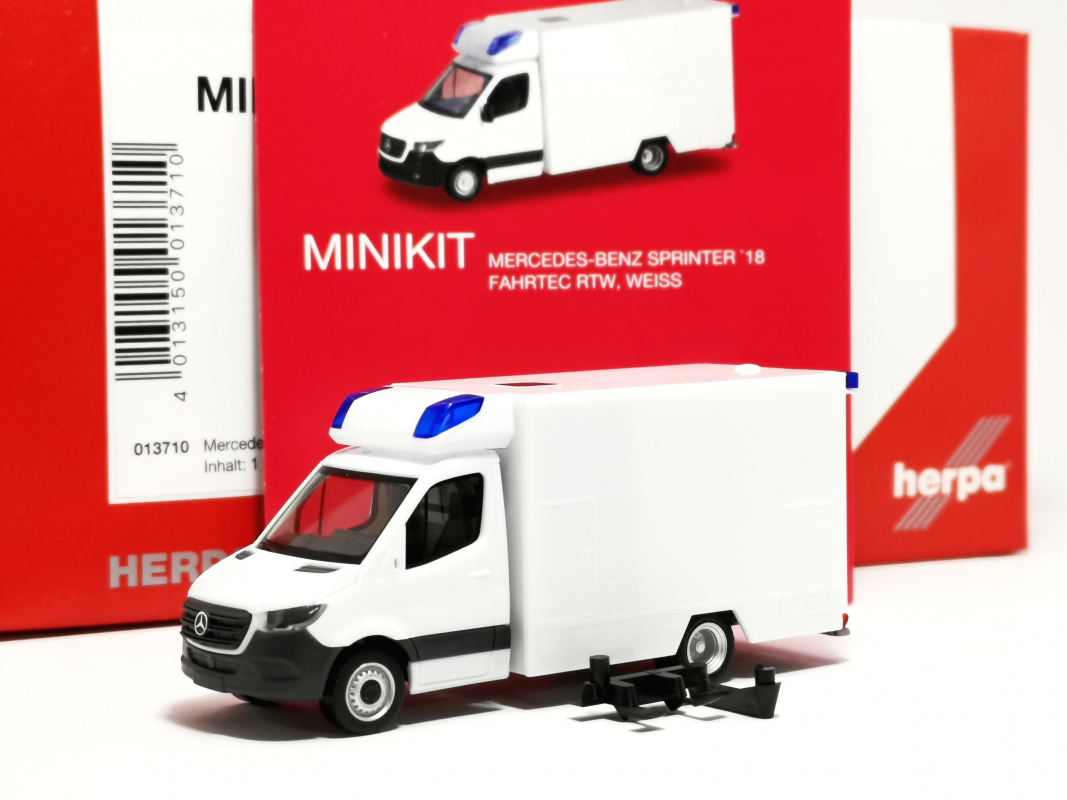 013710 MiniKit: Mercedes-Benz Sprinter Fahrtec RTW** Herpa Restbestand