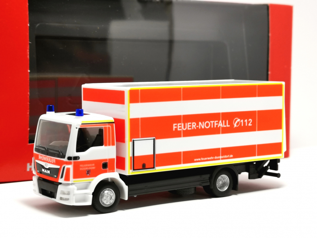 098076 MAN TGM Koffer-LKW mit Ladebordwand "Feuerwehr Düsseldorf" Herpa - SALE
