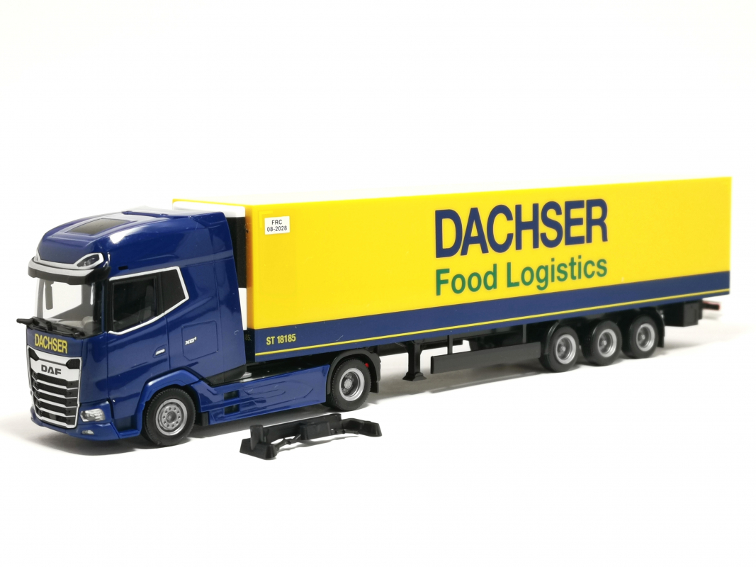 318099 DAF XG+ Gardinenplanensattelzug "Dachser Intelligent Logistics" Herpa