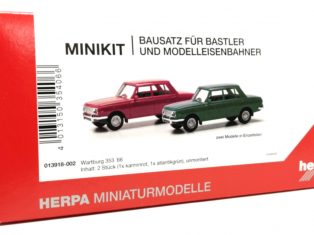 013918-002 Wartburg 353 '66, 2er Set, Karminrot / Atlantikgrün Herpa