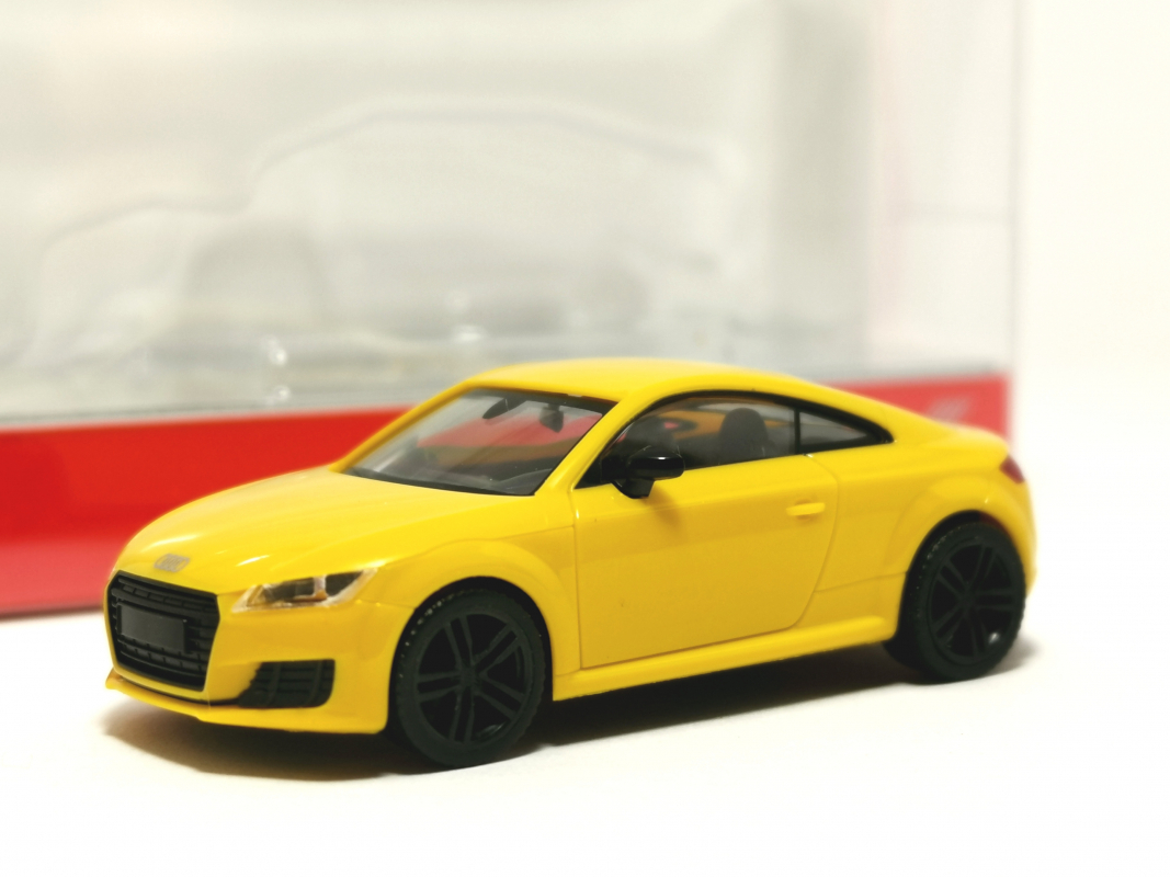 028356-002 Audi TT Coupé, vegasgelb/schwarz Herpa FridaySALE