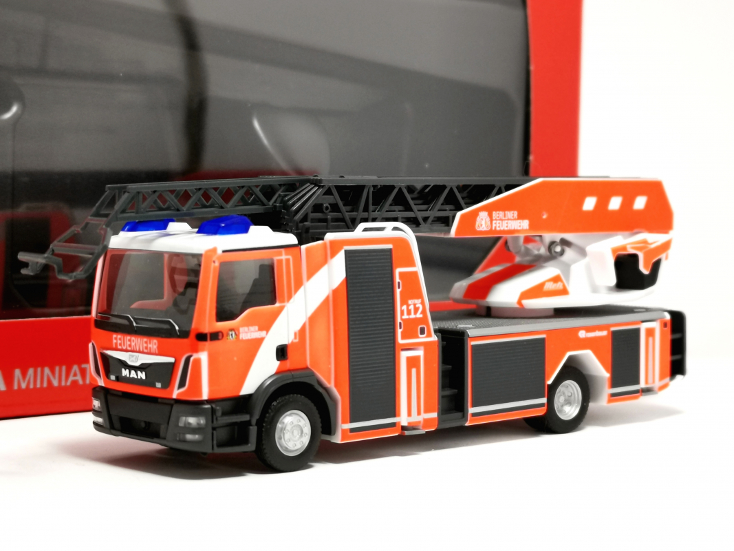 098090 MAN TGM Drehleiter DLK "Berliner Feuerwehr" Herpa