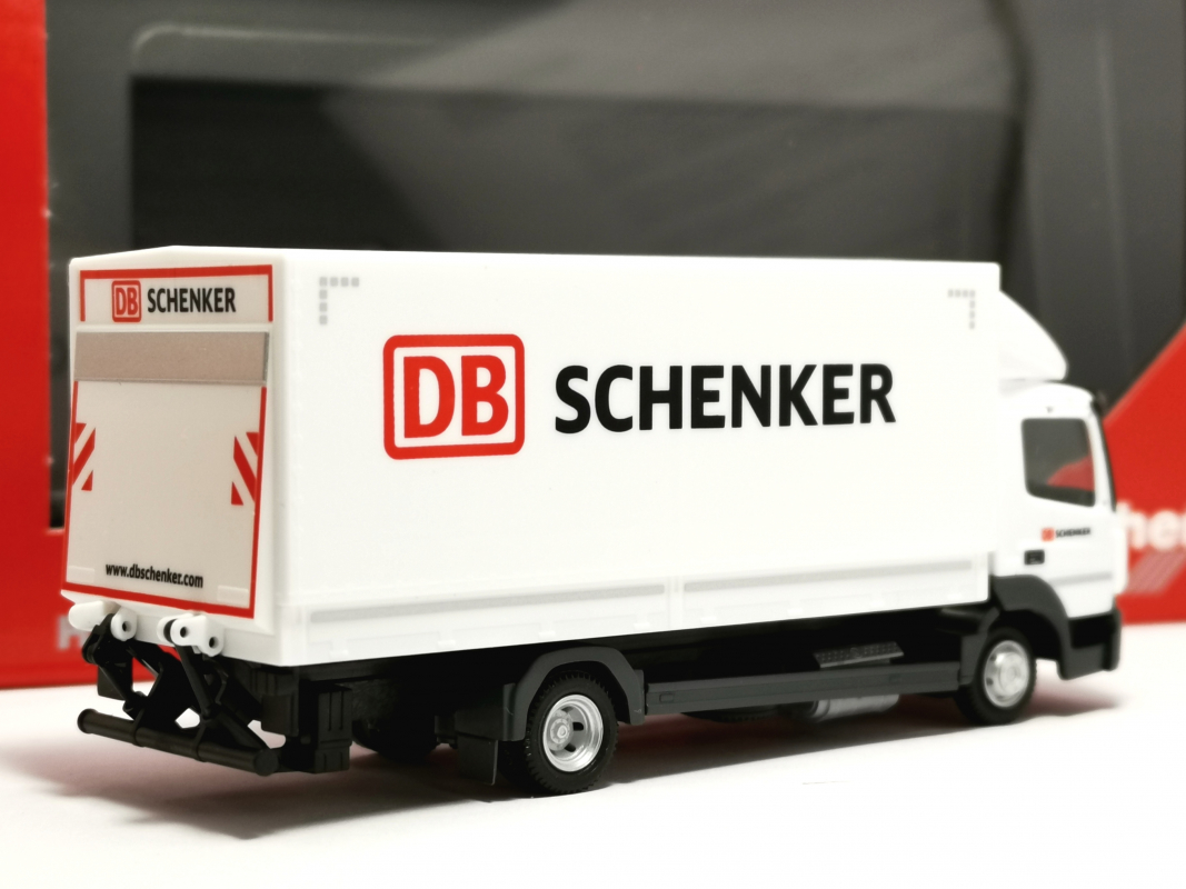 318761 Mercedes-Benz Atego 13 Planen-LKW mit Ladebordwand "DB Schenker"	Herpa