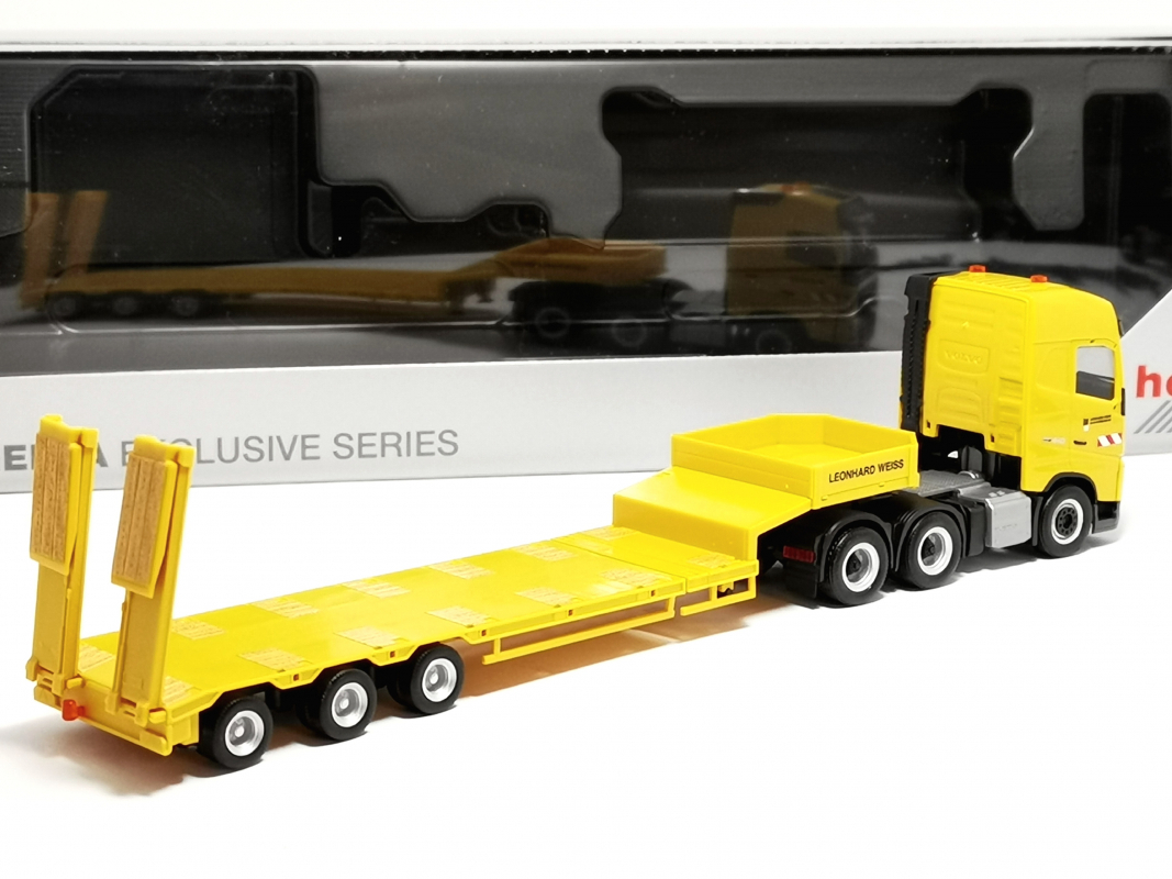 958608 Volvo FH GL13 Goldhofer Sattelzug "Leonhard Weiss" Herpa