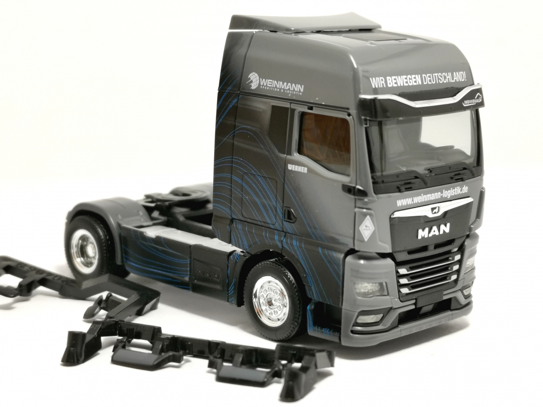 MAN TGX GX Zugmaschine "Weinmann" Herpa