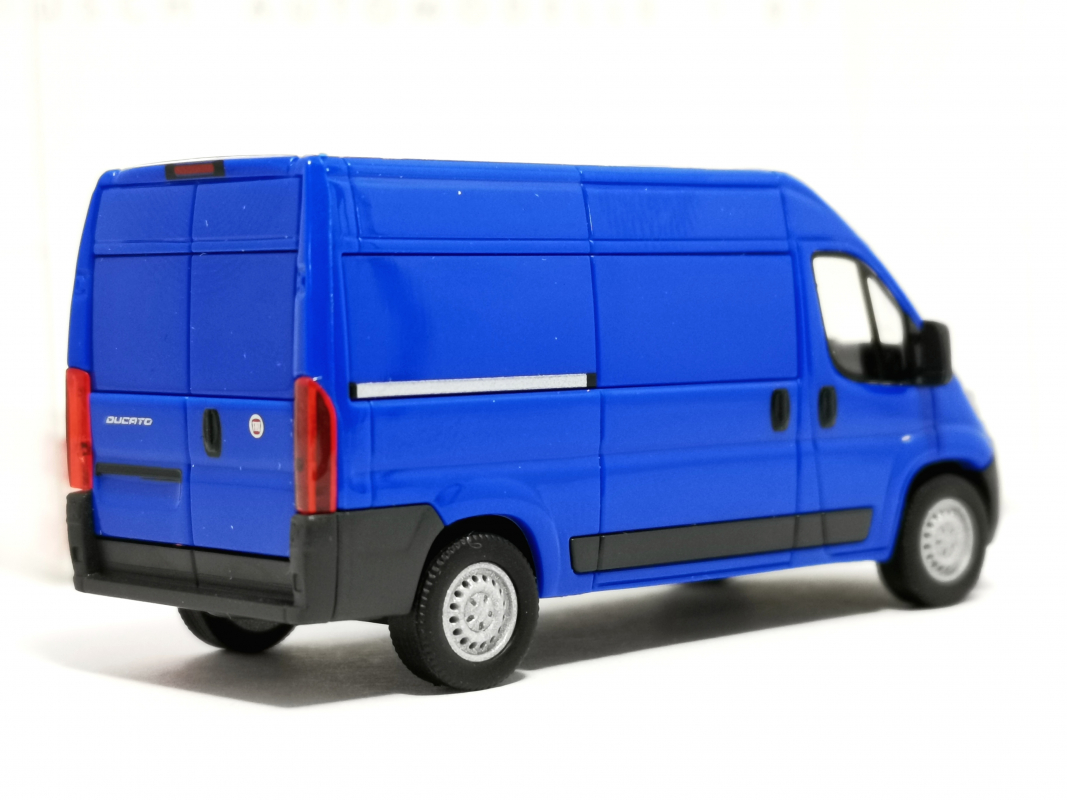 54603 Fiat Ducato Kastenwagen, blau BUSCH