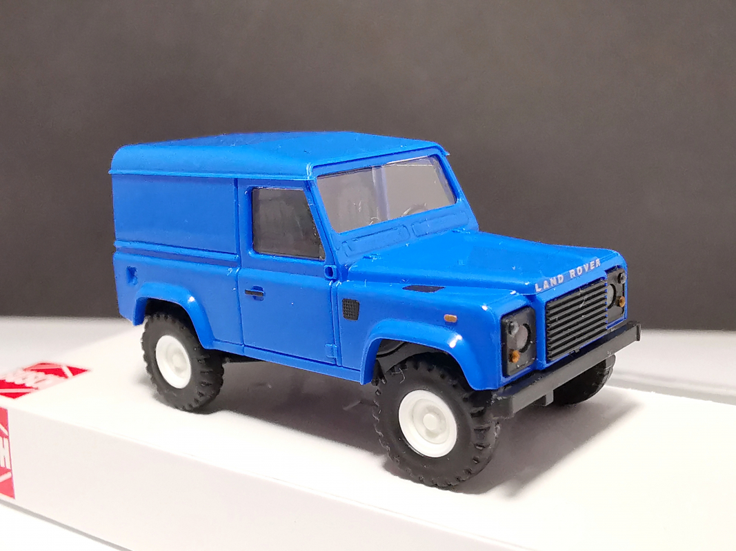 54350 Land Rover Defender 90 Kasten, Blau BUSCH