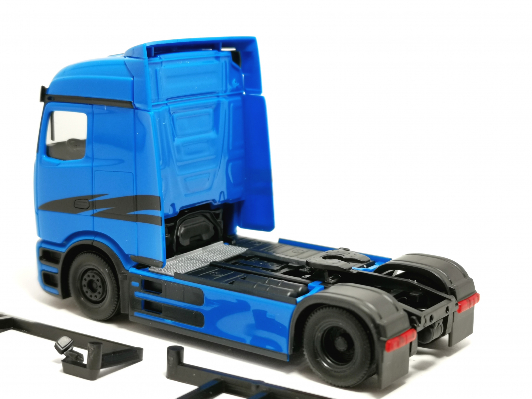 918923 MB Actros e600, blau Herpa