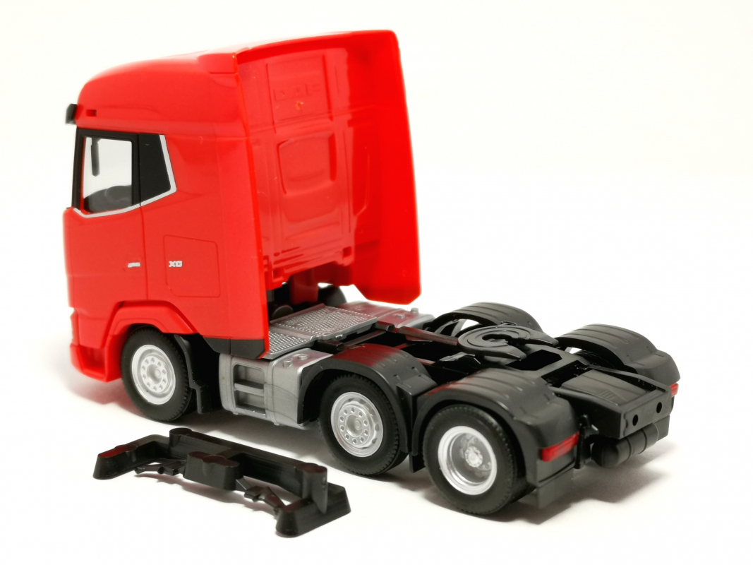 318983 DAF XG Zugmaschine 3achs, verkehrsrot Herpa