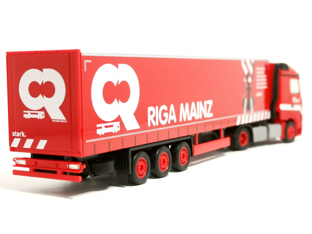 318860 Mercedes-Benz Actros Streamspace Gardinenplanen-Sattelzug "Riga Mainz" Herpa
