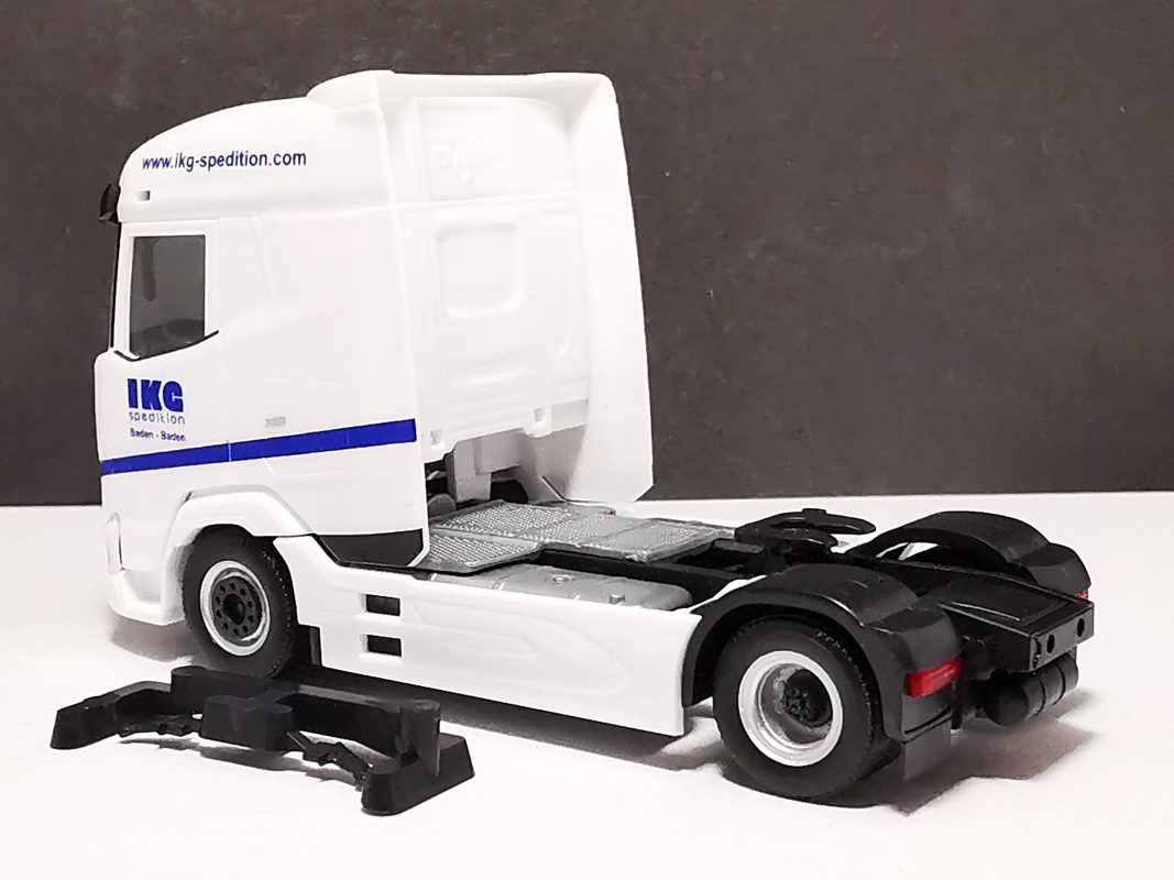 DAF XG Zugmaschine 2a "IKG" Herpa