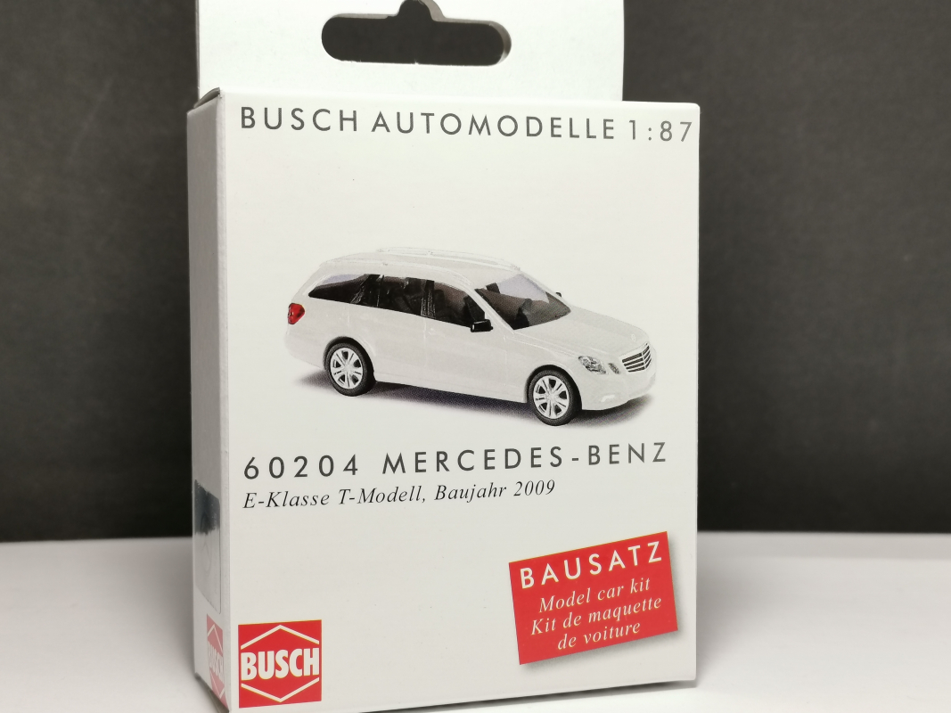 60204 Bausatz: Mercedes-Benz E-Klasse T-Model Busch