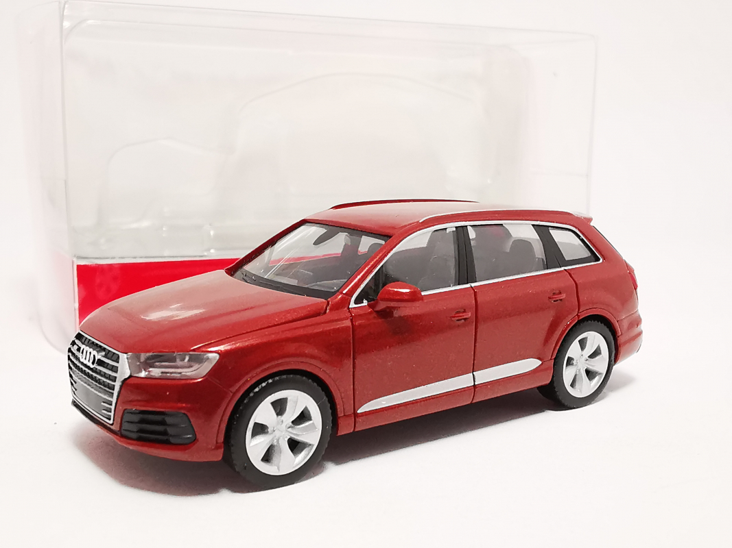 038447-005 Audi Q7, matadorrot Herpa