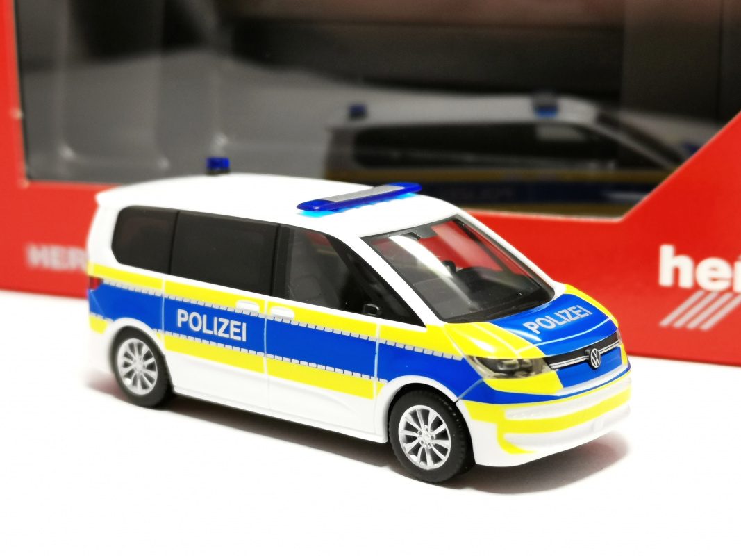 098335 Volkswagen (VW) Multivan "Polizei Niedersachsen" Herpa