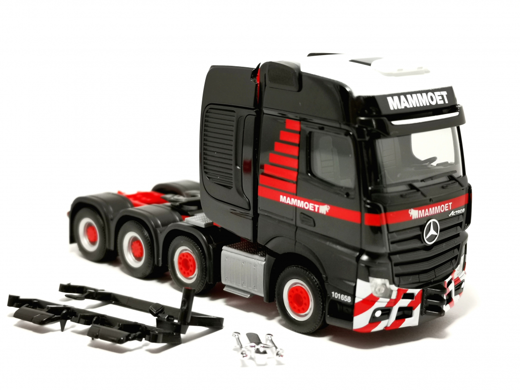 Mercedes-Benz Actros SLT Zugmaschine 4a "Mammoet" Herpa