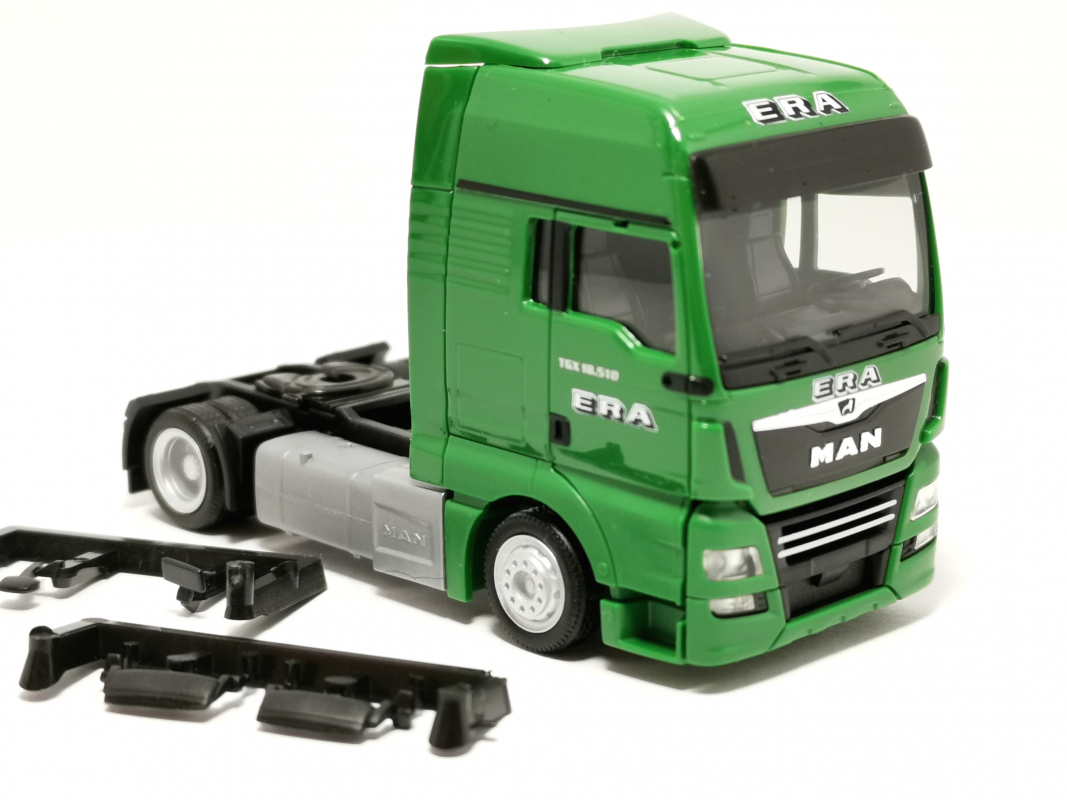 MAN TGX XXL Lowliner Zugmaschine „ERA“ Herpa