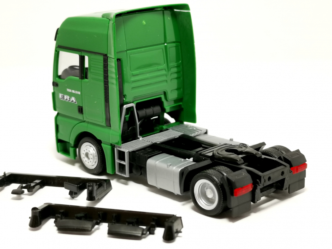 MAN TGX XXL Lowliner Zugmaschine „ERA“ Herpa