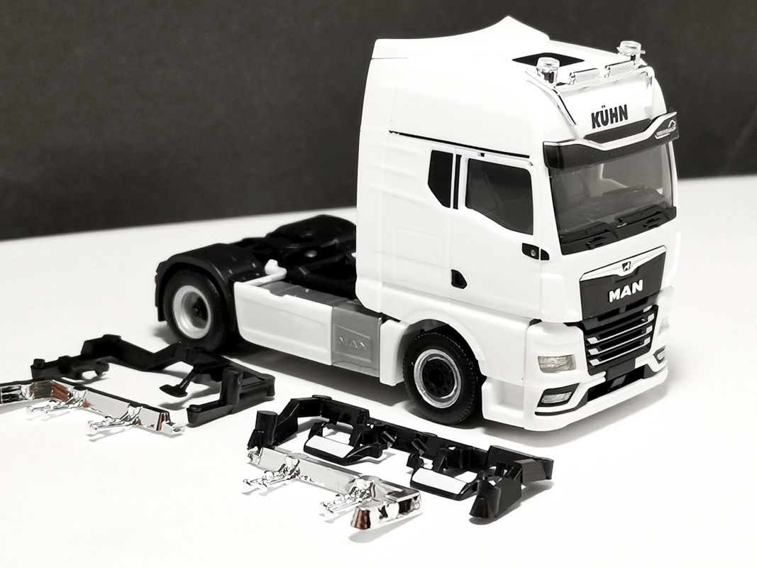 MAN TGX GX Zugmaschine "Kühn Kühltransporte" Herpa