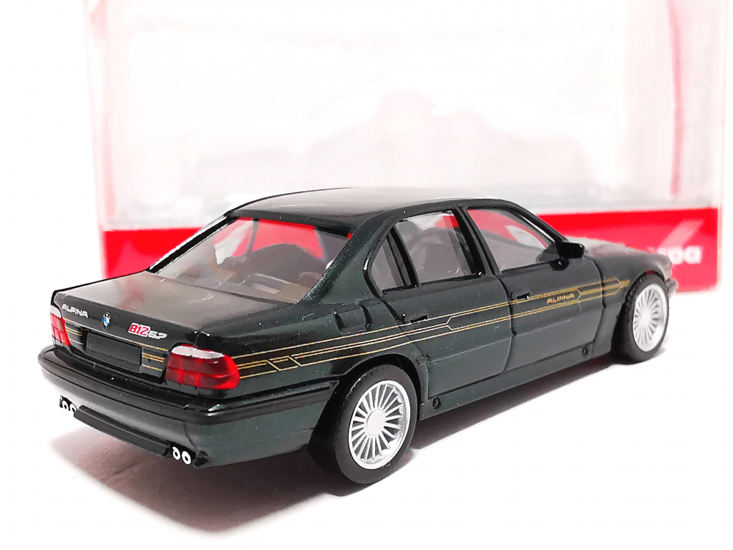 431200 BMW Alpina B12 5.7 (E38), grünmetallic Herpa