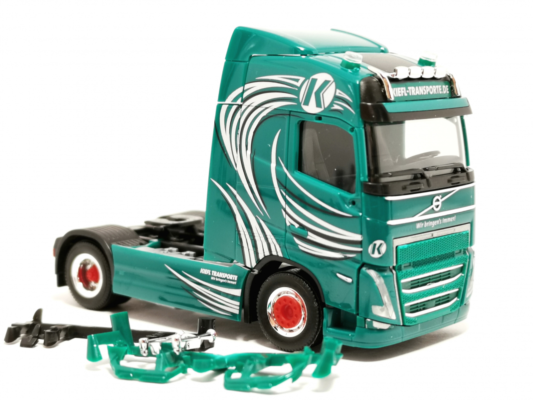Volvo FH GL 2020 Zugmaschine "Kiefl Transport" Herpa - SALE