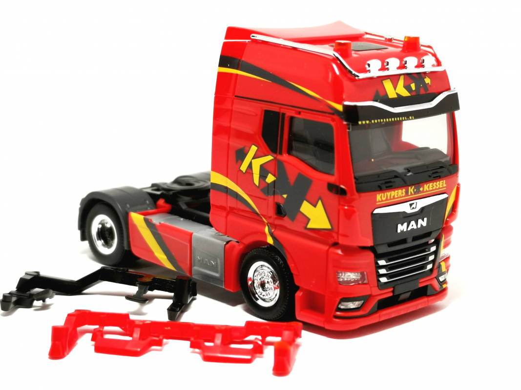 MAN TGX GX Zugmaschine 2a"Kuypers" Herpa