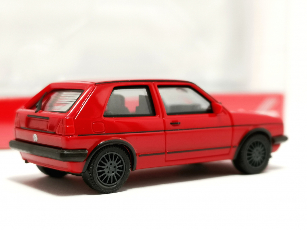 430838-005 Volkswagen (VW) Golf II Gti, tornadorot Herpa