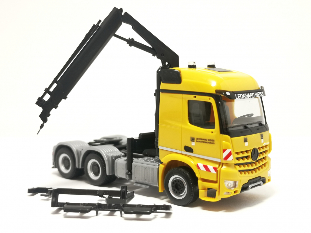 Mb Arocs Streamspace mit Ladekran 3achs (6x4) "Leonhard Weiss" Herpa