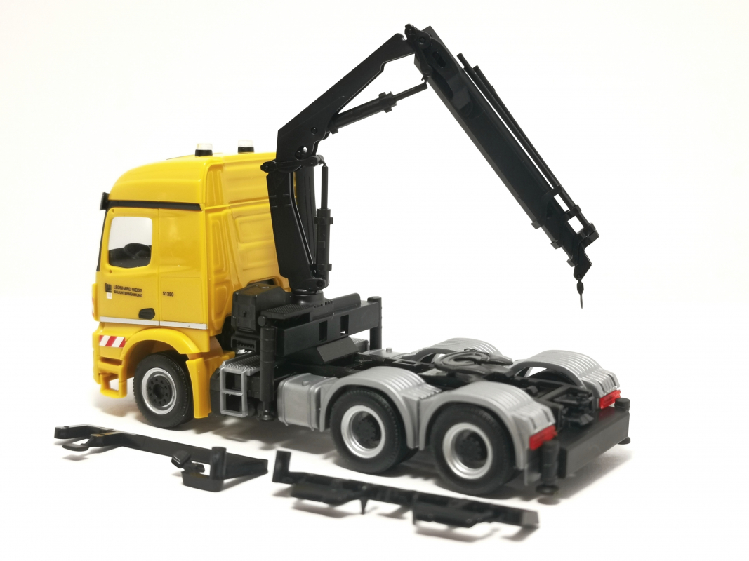 Mb Arocs Streamspace mit Ladekran 3achs (6x4) "Leonhard Weiss" Herpa