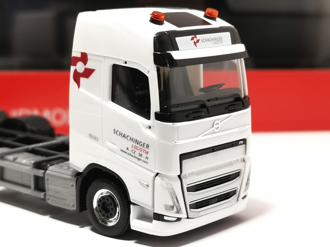 Volvo FH GL 2020 4a Lkw "Schachinger" Herpa