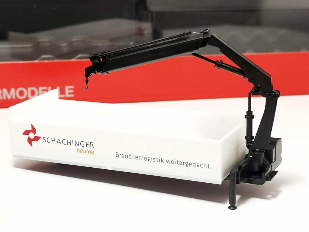 6,8m Pritsche + Ladekran "Schachinger" Herpa