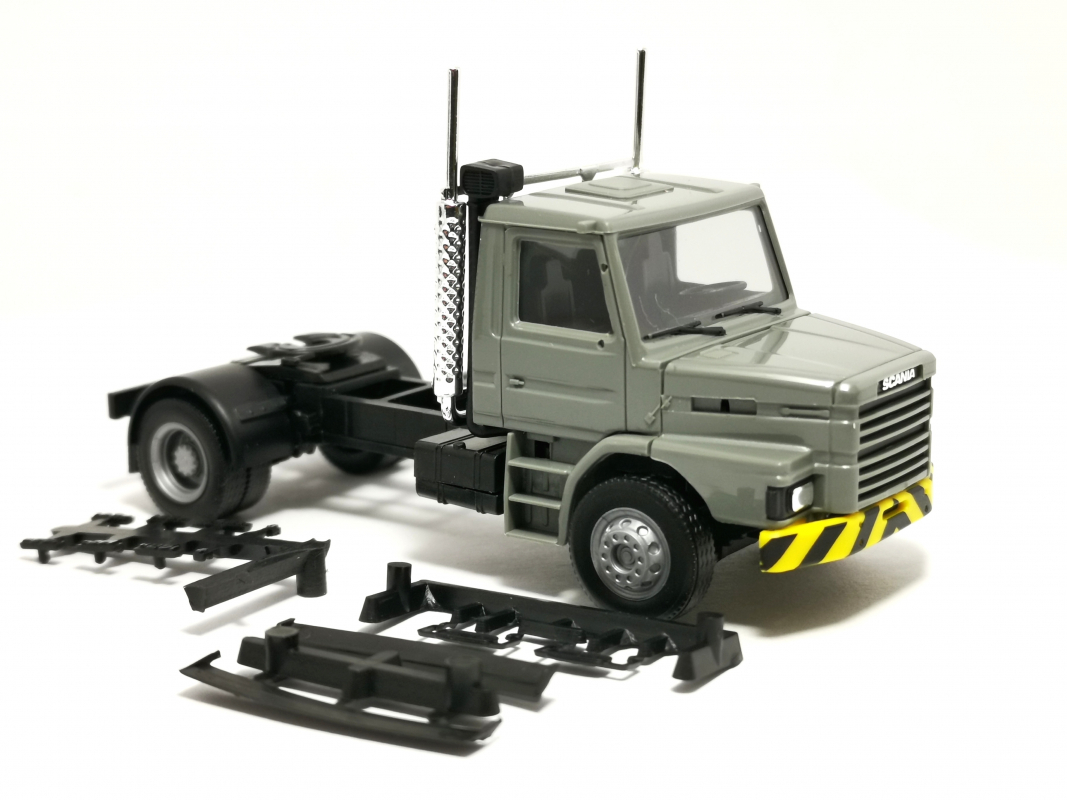 Scania 142 Hauber, grau/gelb Herpa 713
