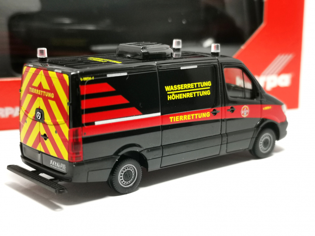 098717 Mb Sprinter '13 Kasten Flachdach "Gerätewagen Höhenrettung Tierrettung Essen e.V." Herpa
