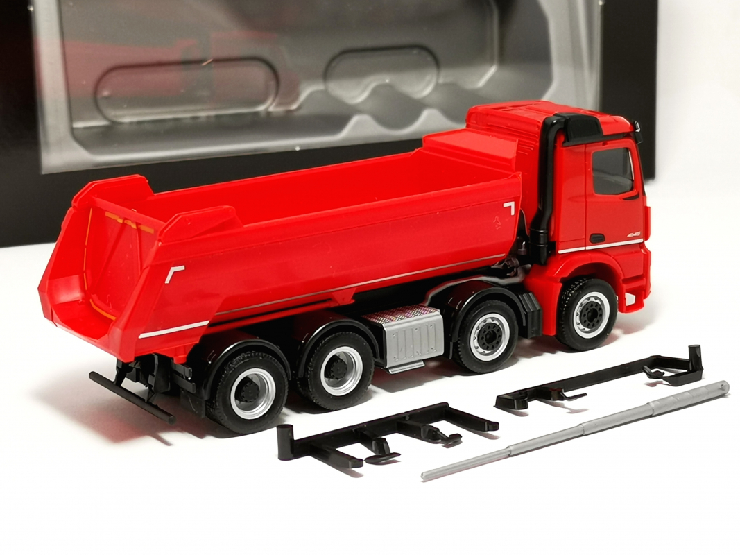 954662 Mercedes-Benz Arocs M Rundmuldenkipper 'Daimler' Herpa