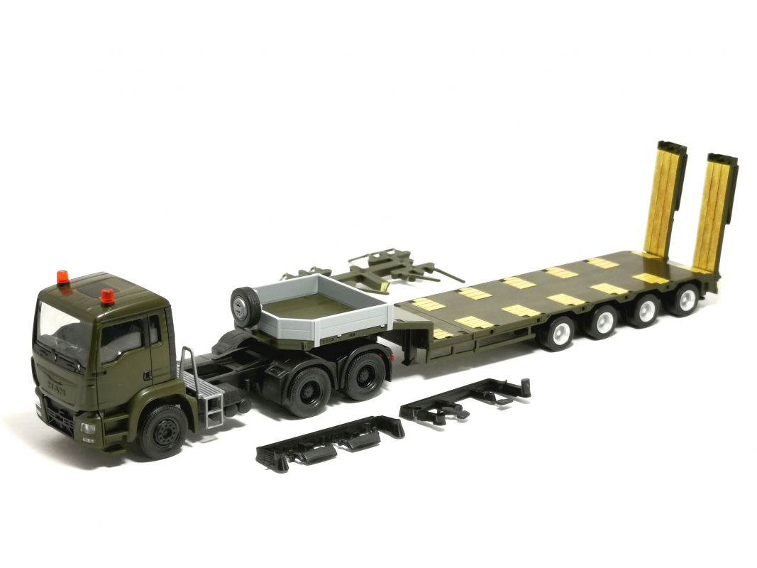 747233 MAN TGS M Semitieflade-Sattelzug "Serbische Streitkräfte" (Serbien) Herpa