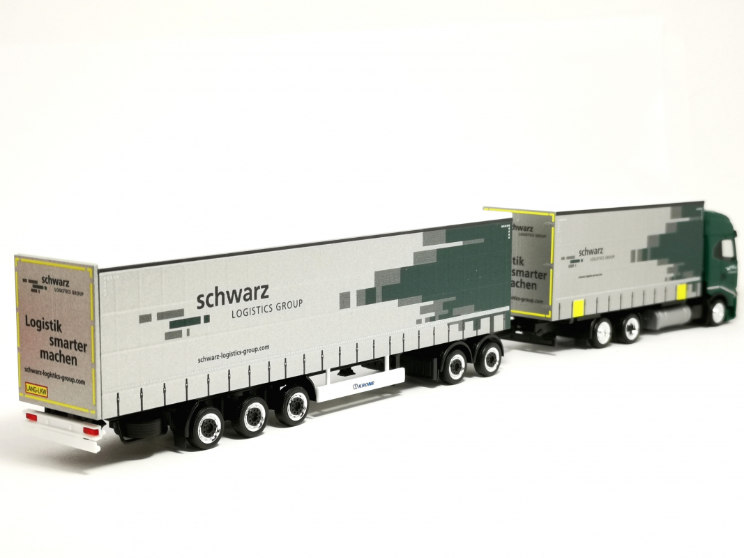 319607 Iveco S-Way Gardinenplanen-Hängerzug (Lang-LKW) "Spedition Schwarz" Herpa