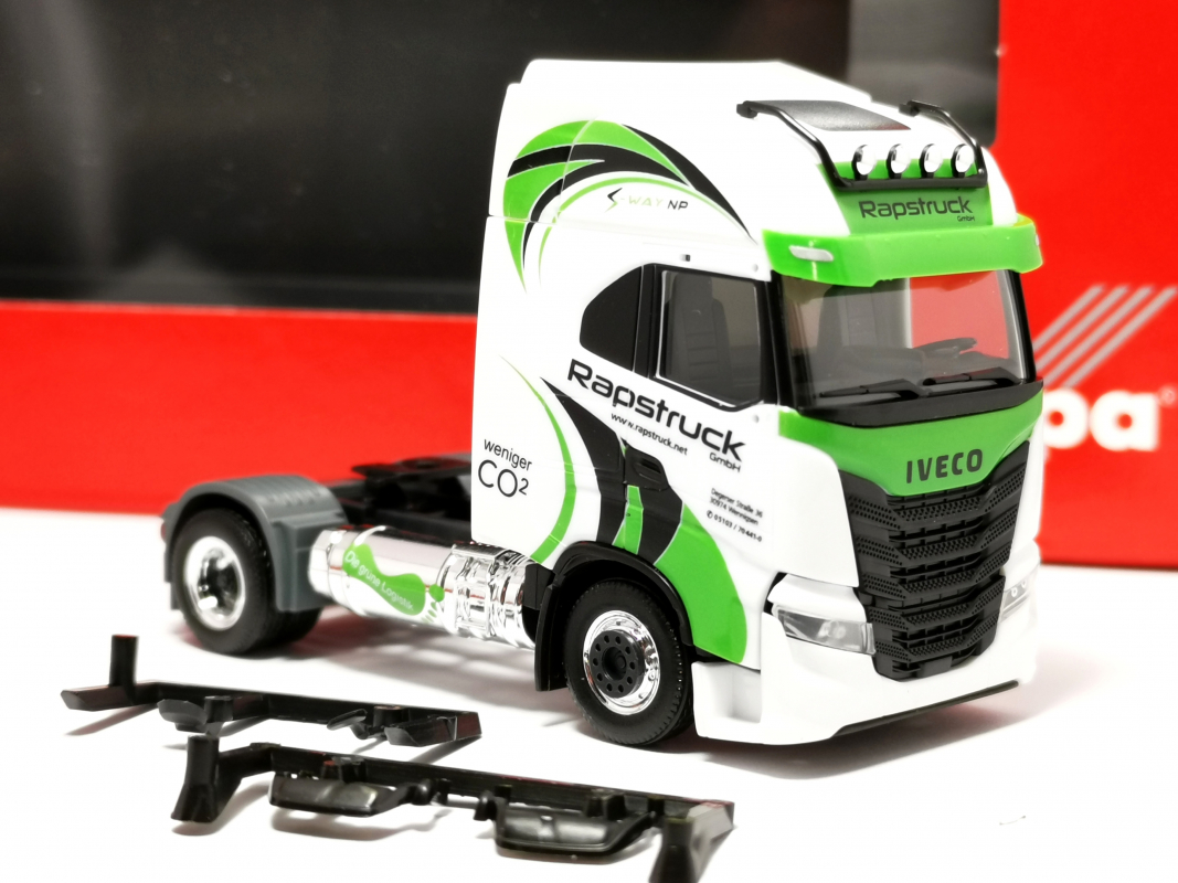Iveco S-Way LNG Zugmaschine "Rapstrucks" Herpa