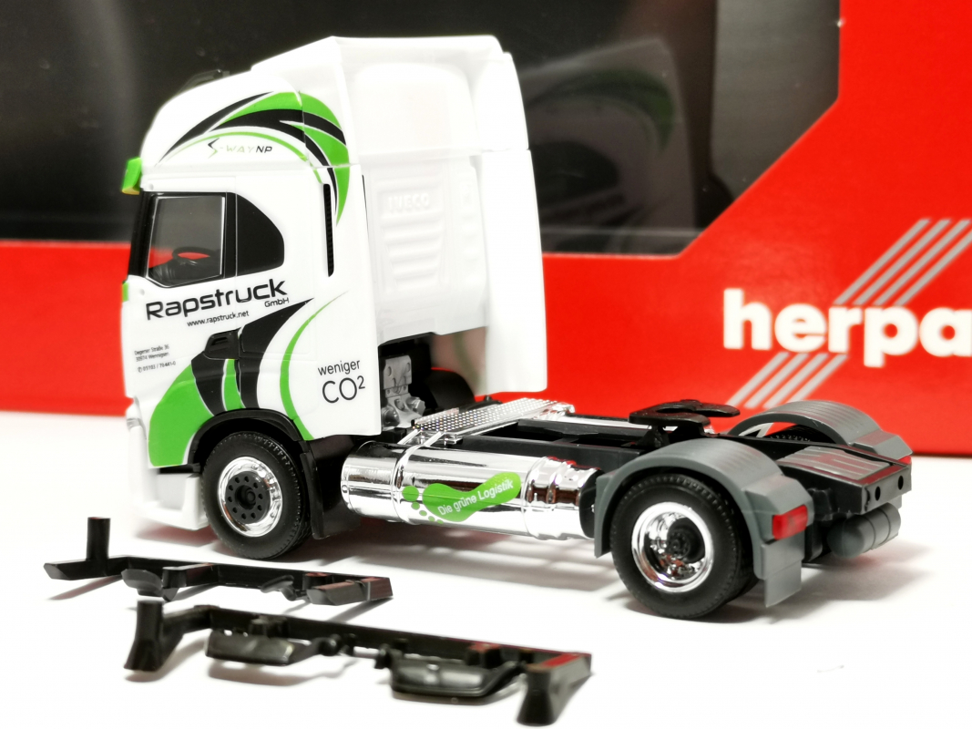 Iveco S-Way LNG Zugmaschine "Rapstrucks" Herpa