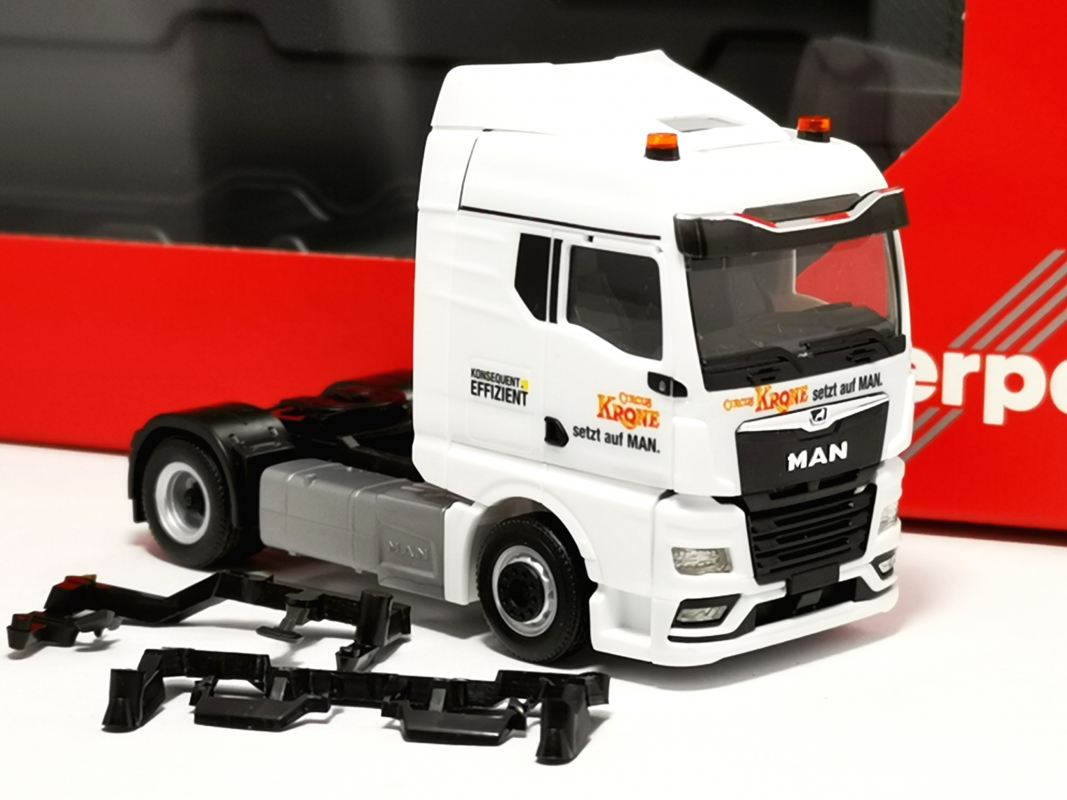 MAN TGX GM Zugmaschine "Circus Krone" Herpa