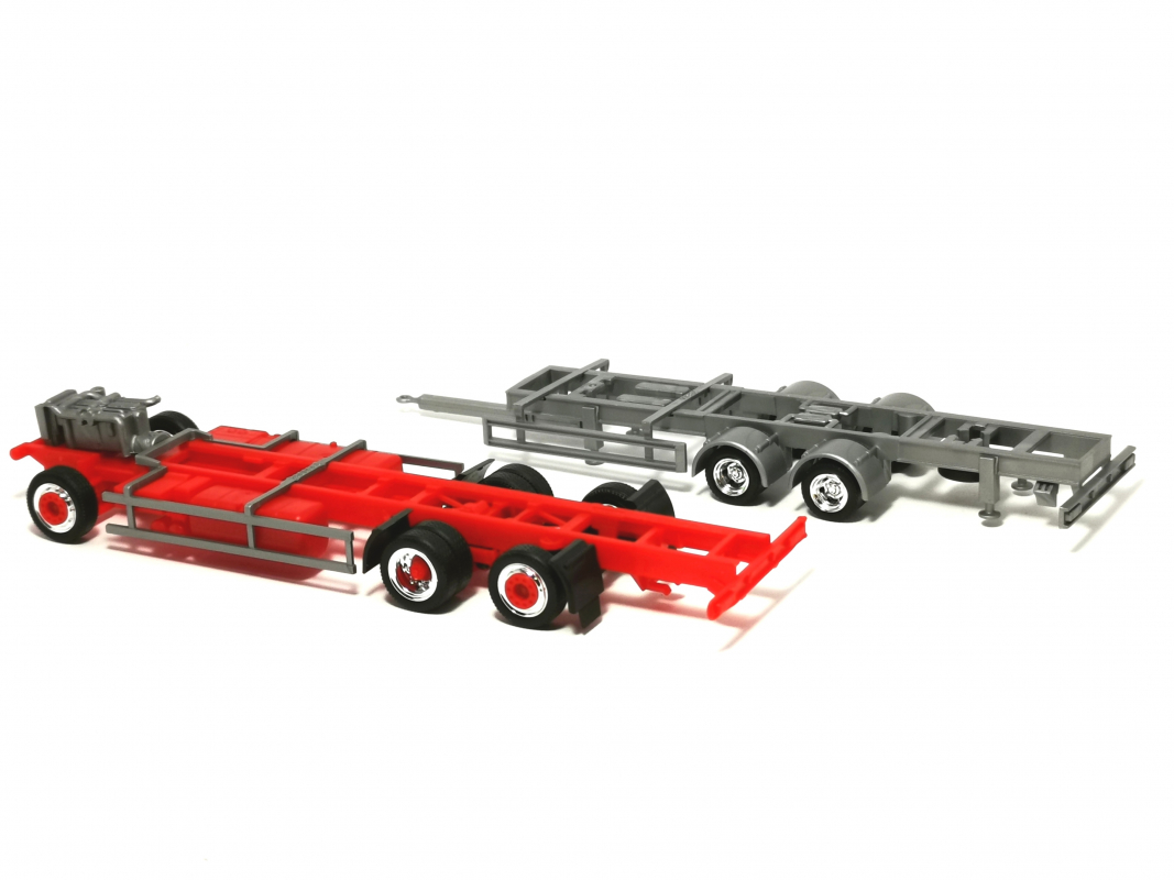 Volvo Jumbo Fahrgestell + Anhänger (7,82m) rot/silber Herpa