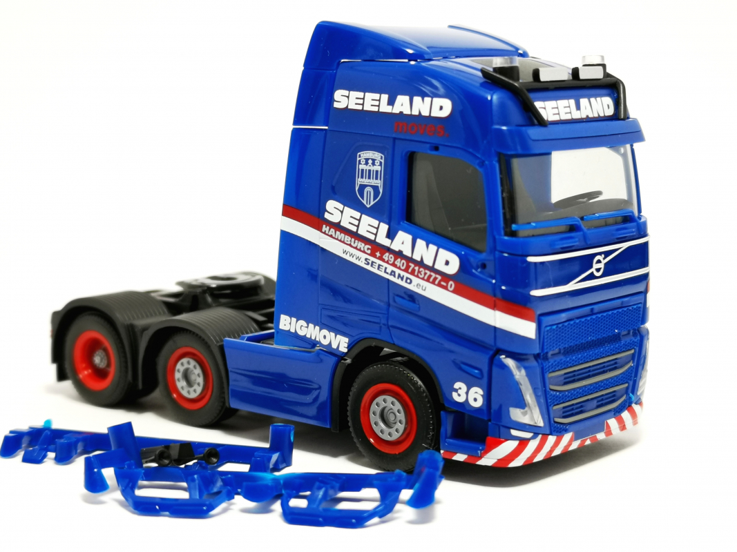 Volvo FH GL 2020 6x2 Zugmaschine "Seeland" Herpa