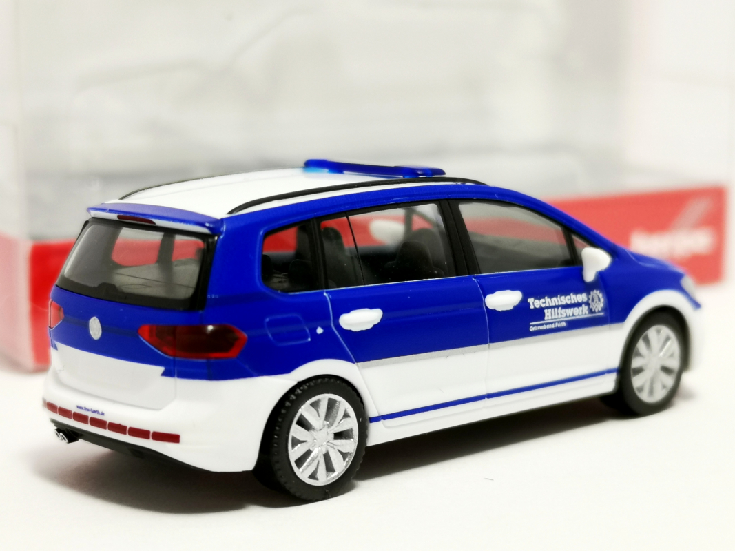 098373 Volkswagen Touran "THW Fürth" Herpa