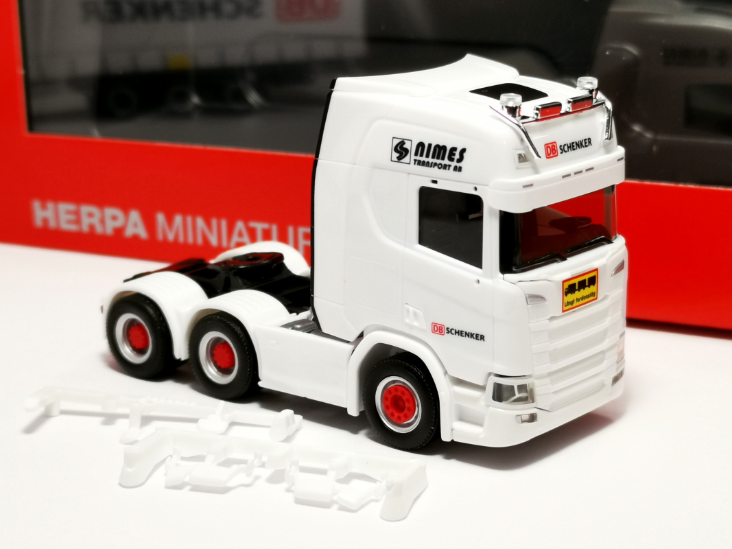 Scania CR 20 HD Zugmaschine "DB Schenker" Herpa