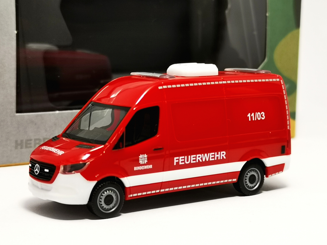 700887 Mb Sprinter '18 Kasten Hochdach "Bundeswehr/Feuerwehr" (11/03) Herpa