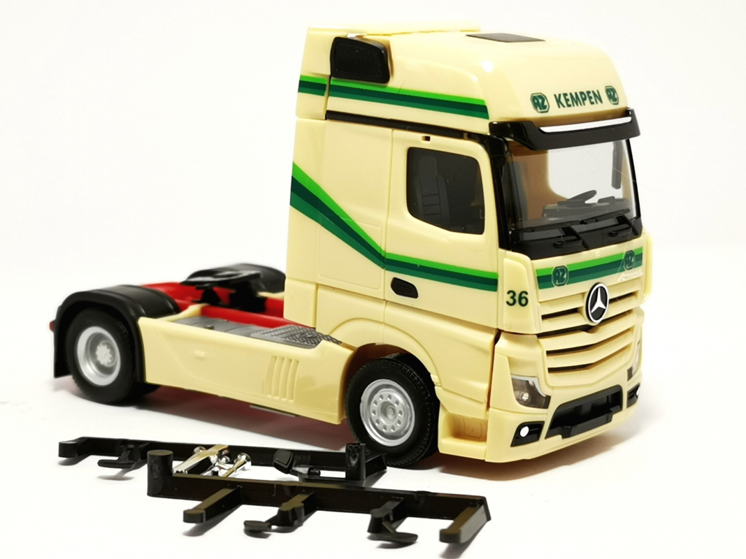 Mb Actros L 18 Gigaspace Zugmaschine "AZ Kempen" Herpa