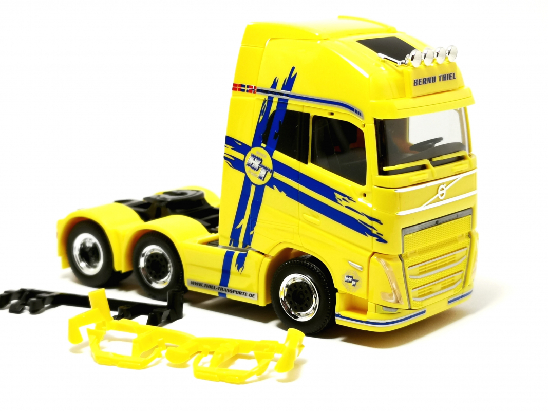 Volvo FH GL XL 2020 6x2 Zugmaschine "Bernd Thiel Transporte" Herpa