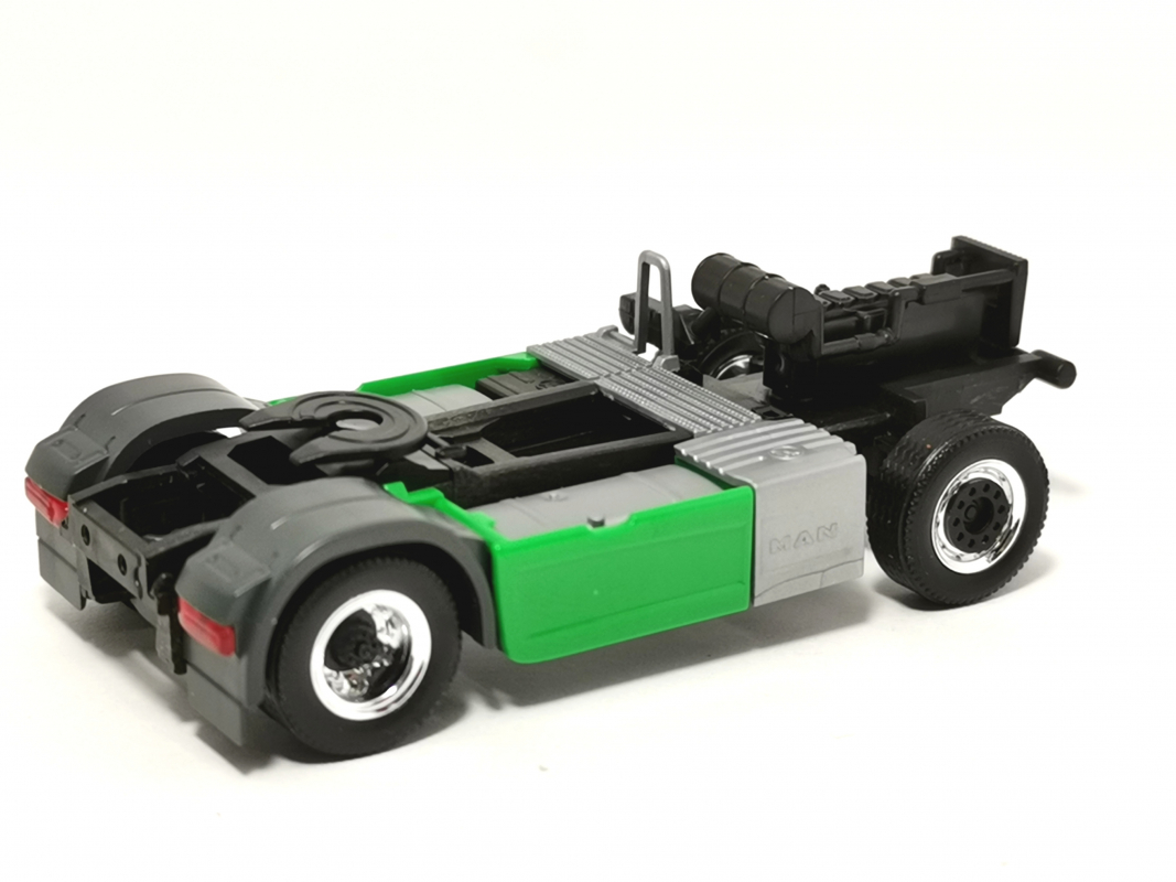 Fahrgestell MAN 2achs, grün Herpa 711