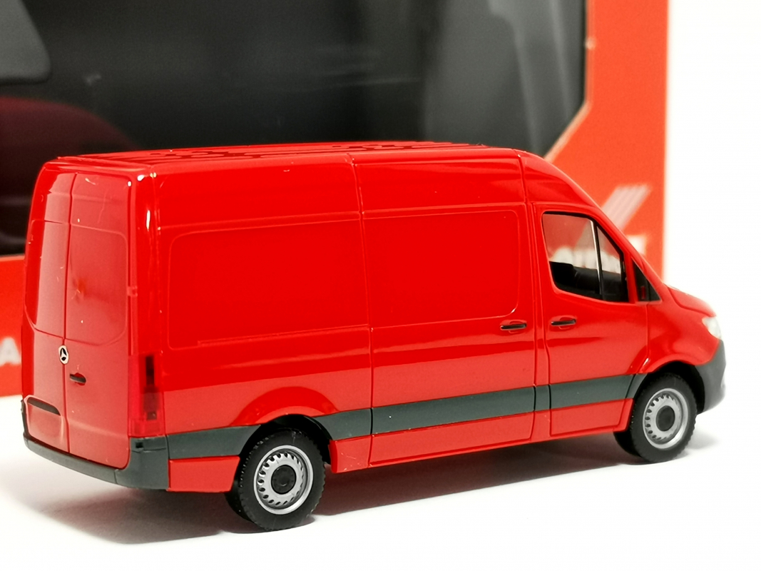 093811-002 Mercedes-Benz Sprinter '18 Kasten Hochdach, rot Herpa