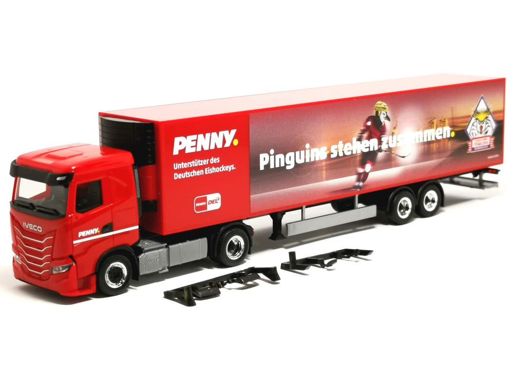 962025 Iveco S-Way Kühlkoffer-Sattelzug "PENNY DEL / Fischtown Pinguins Bremerhaven" Herpa