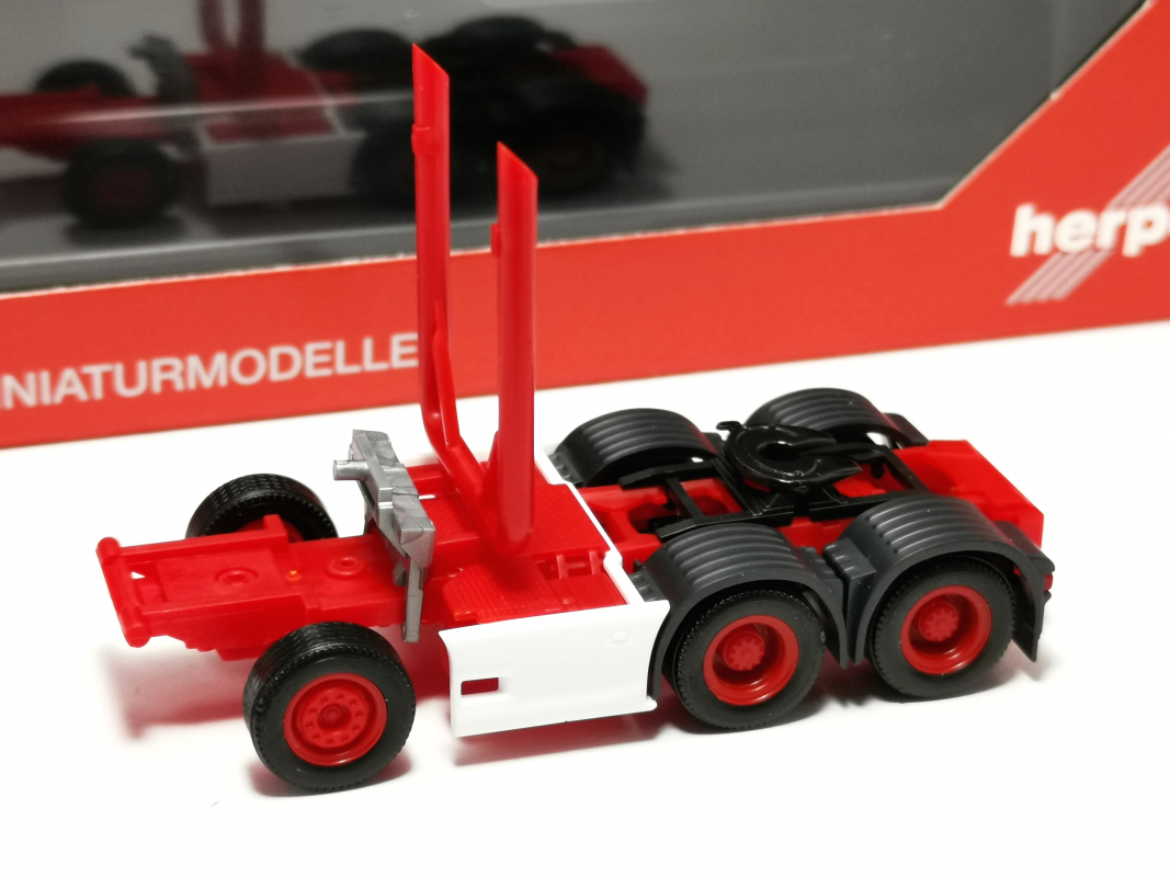 3a Fahrgestell Scania, rot/weiß Herpa 053