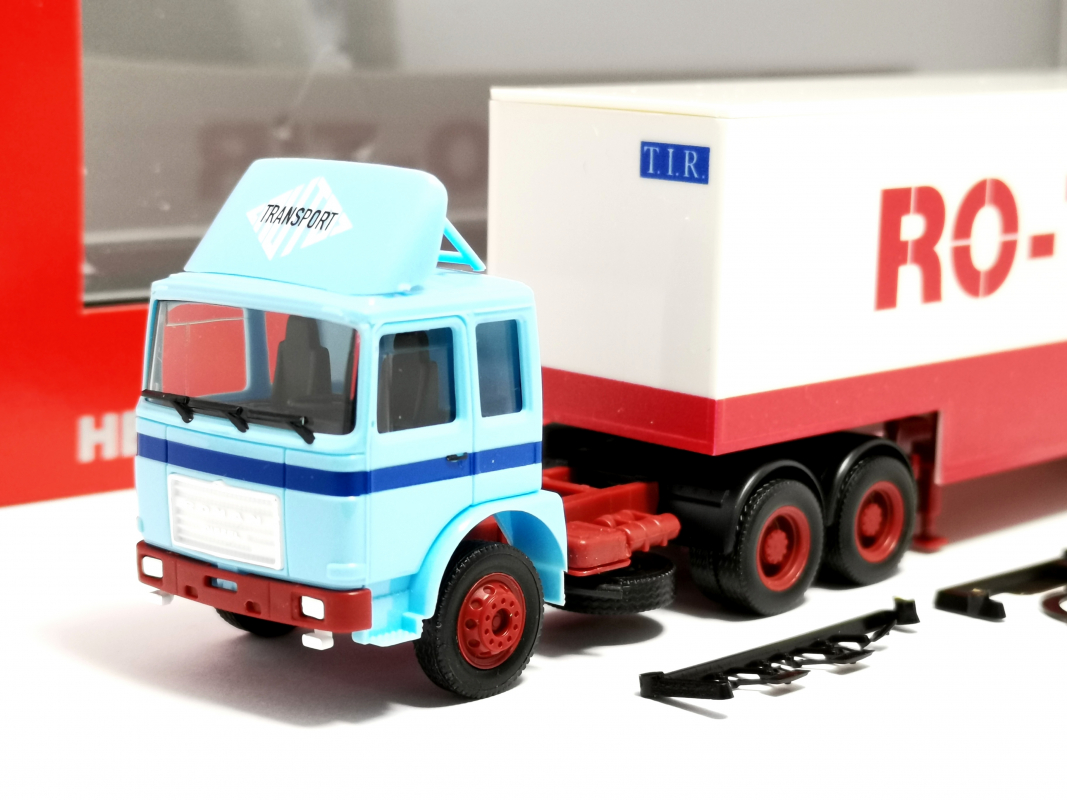 320696 Roman Diesel 6x4 Jumbokoffer-Sattelzug "RO-TIR" (Rumänien) Herpa